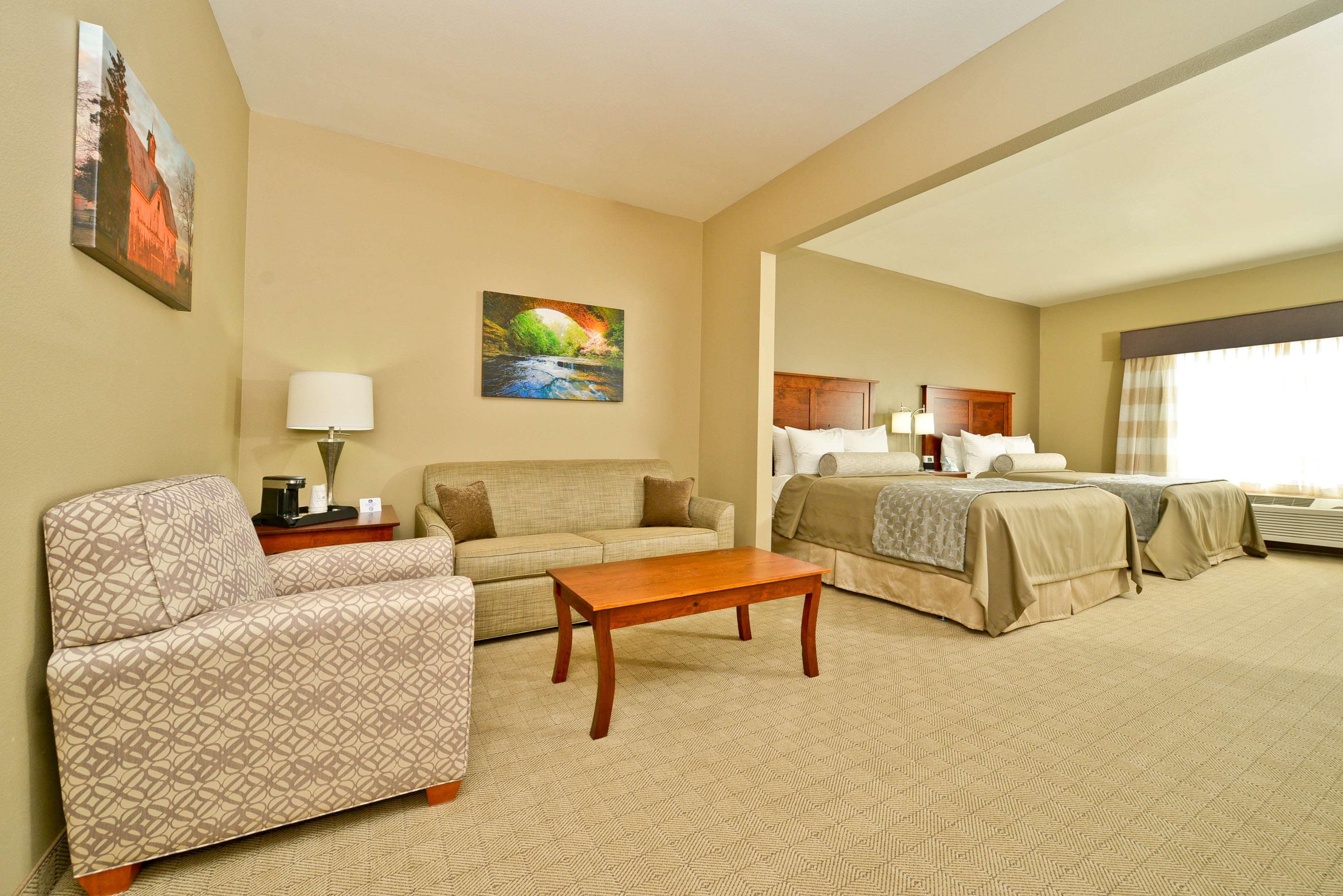Best Western Plus Green Mill Village Hotel & Suites Arcola Экстерьер фото