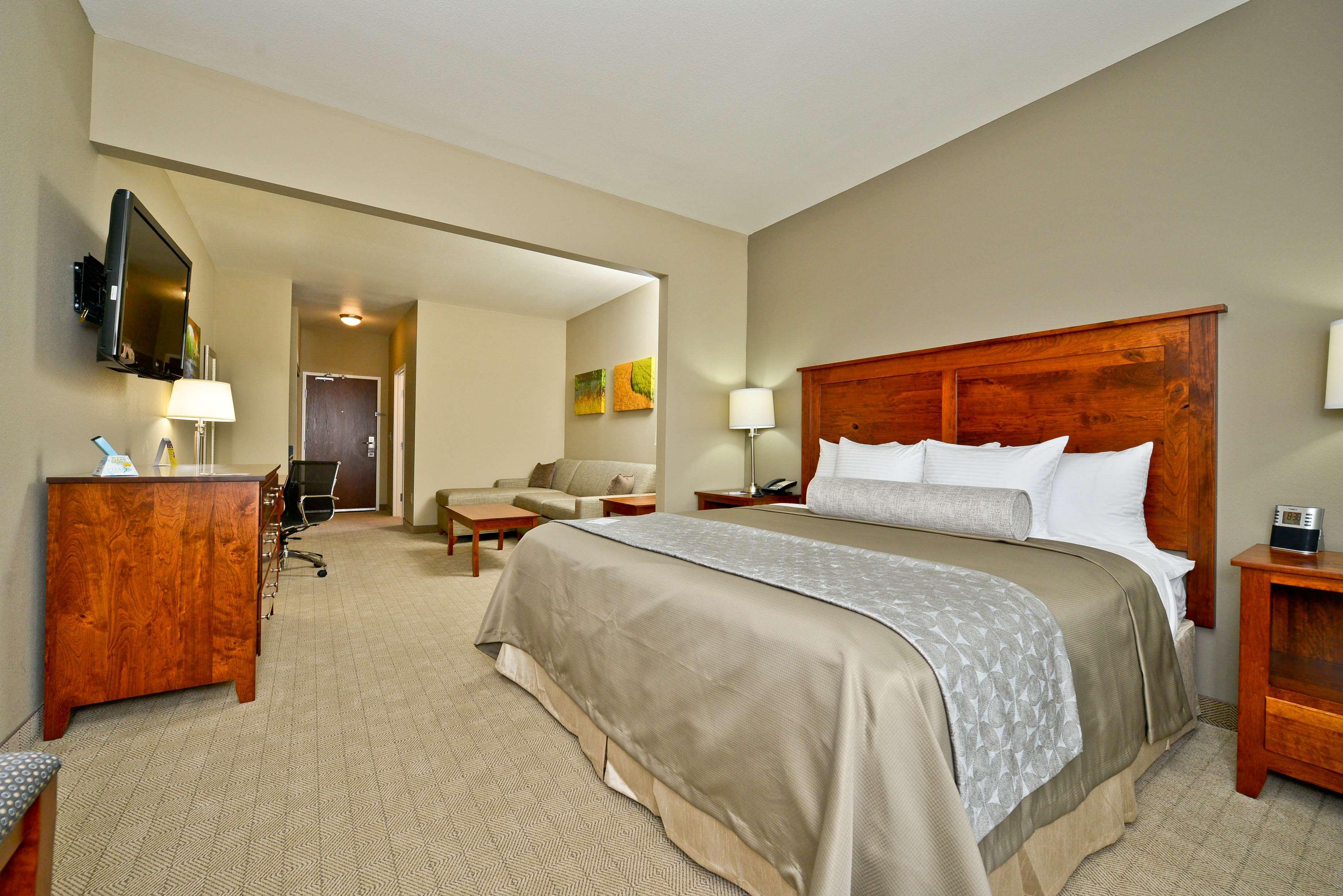 Best Western Plus Green Mill Village Hotel & Suites Arcola Экстерьер фото