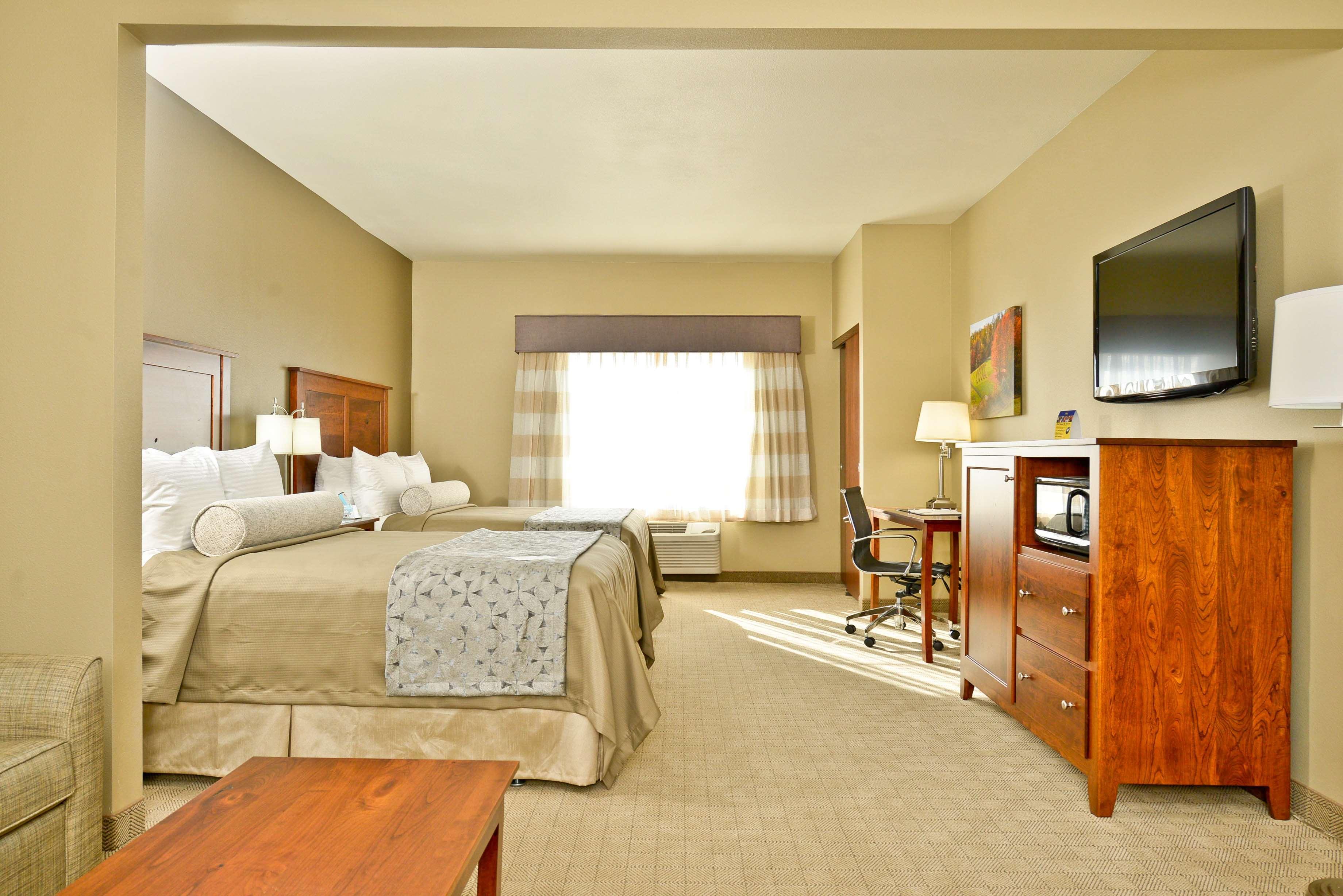 Best Western Plus Green Mill Village Hotel & Suites Arcola Экстерьер фото