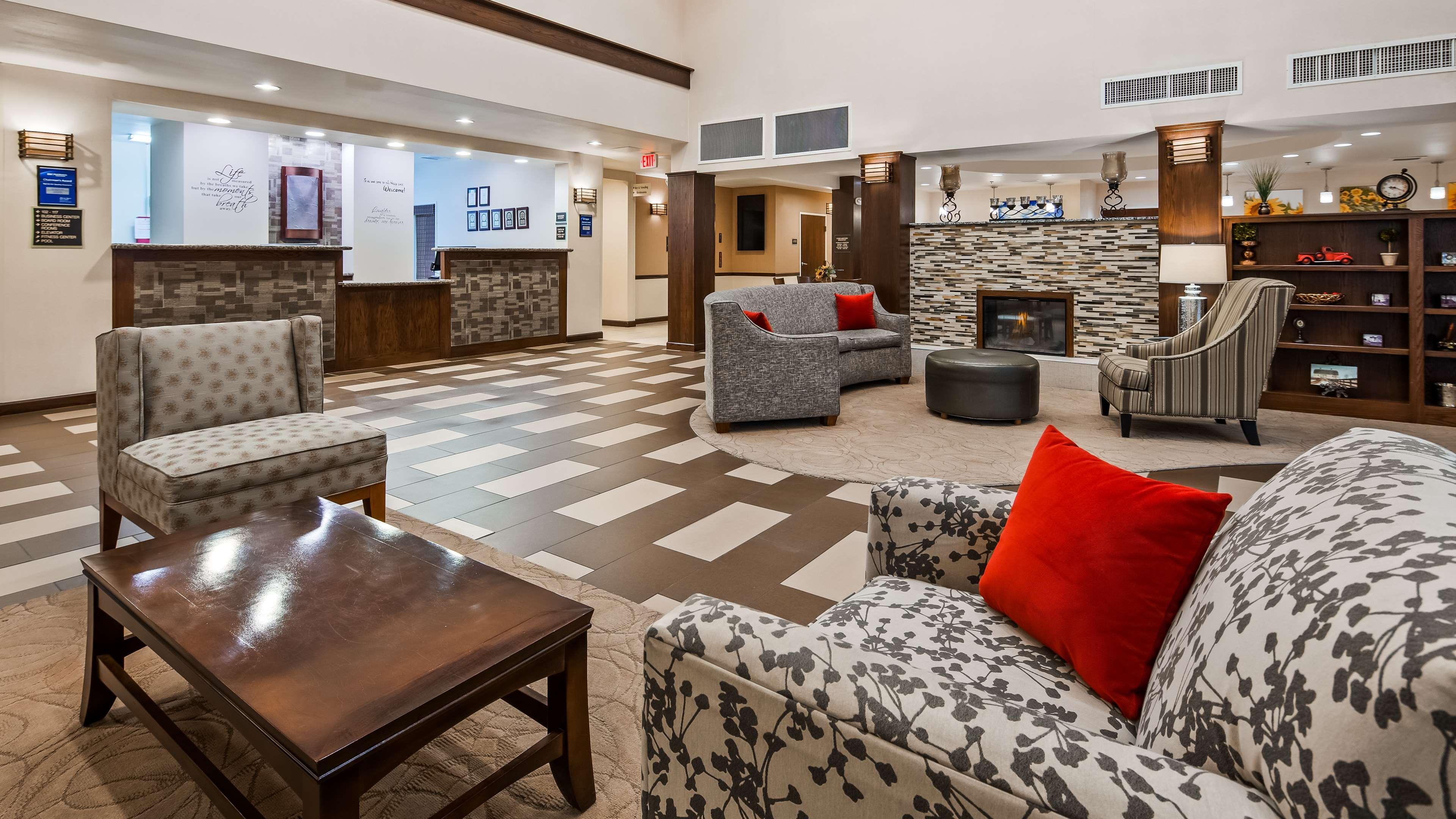 Best Western Plus Green Mill Village Hotel & Suites Arcola Экстерьер фото