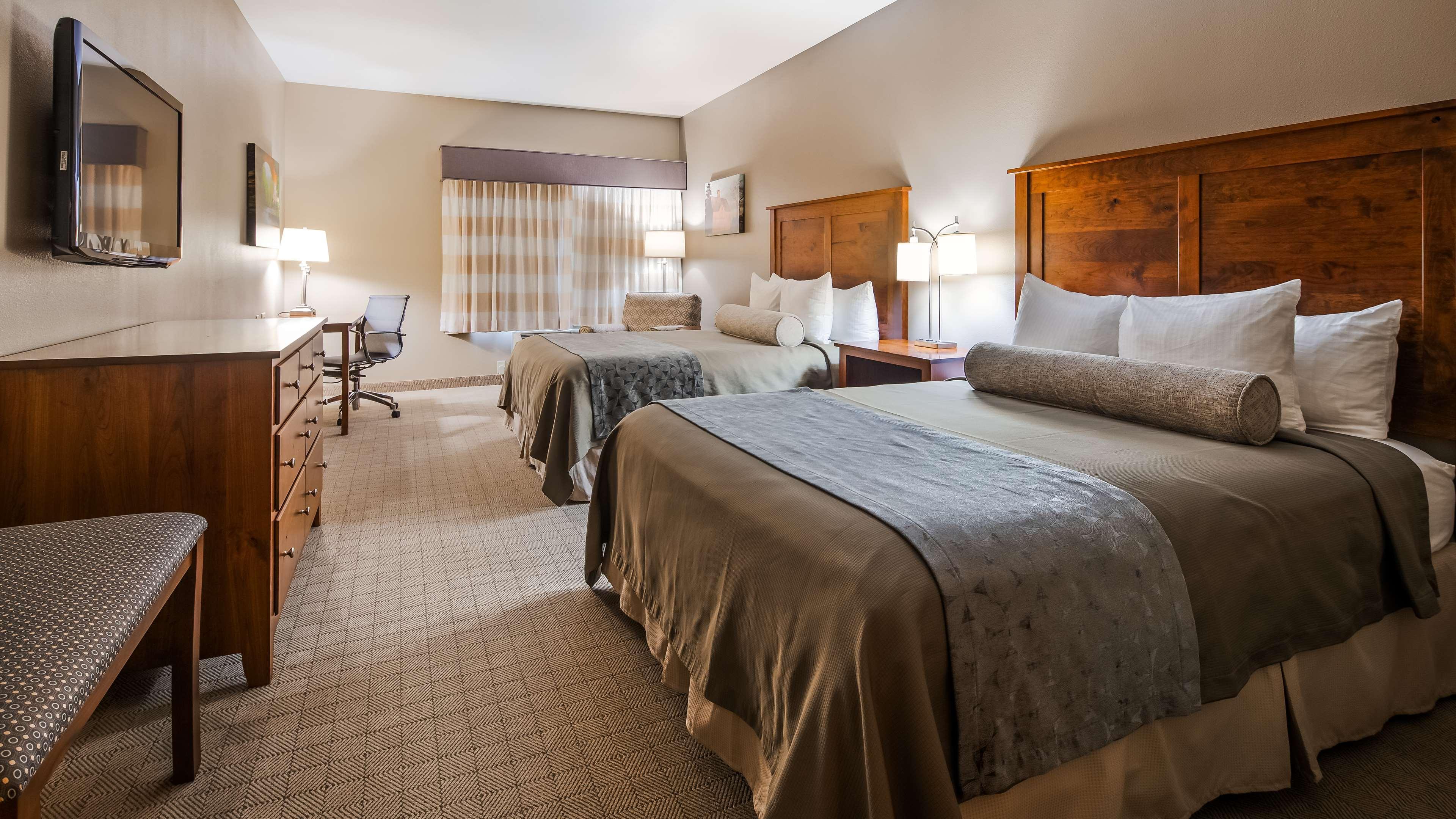 Best Western Plus Green Mill Village Hotel & Suites Arcola Экстерьер фото