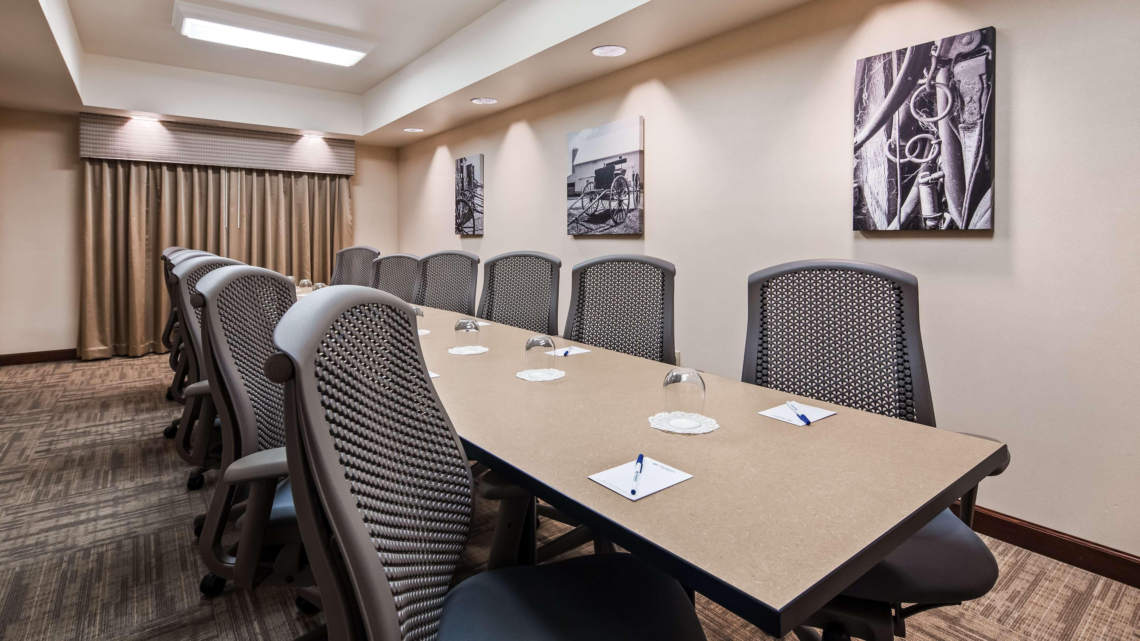 Best Western Plus Green Mill Village Hotel & Suites Arcola Экстерьер фото