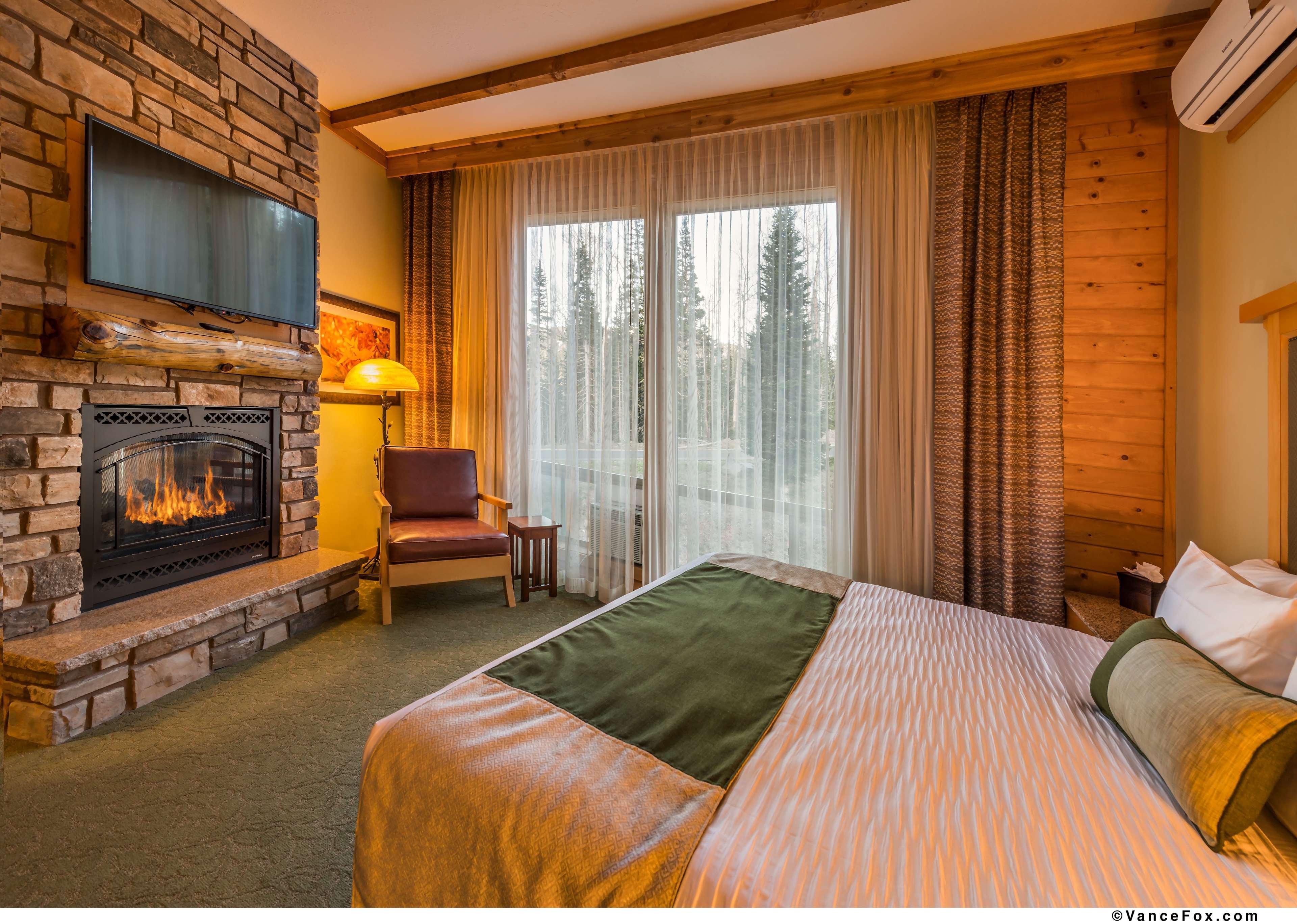 Best Western Plus Green Mill Village Hotel & Suites Arcola Экстерьер фото