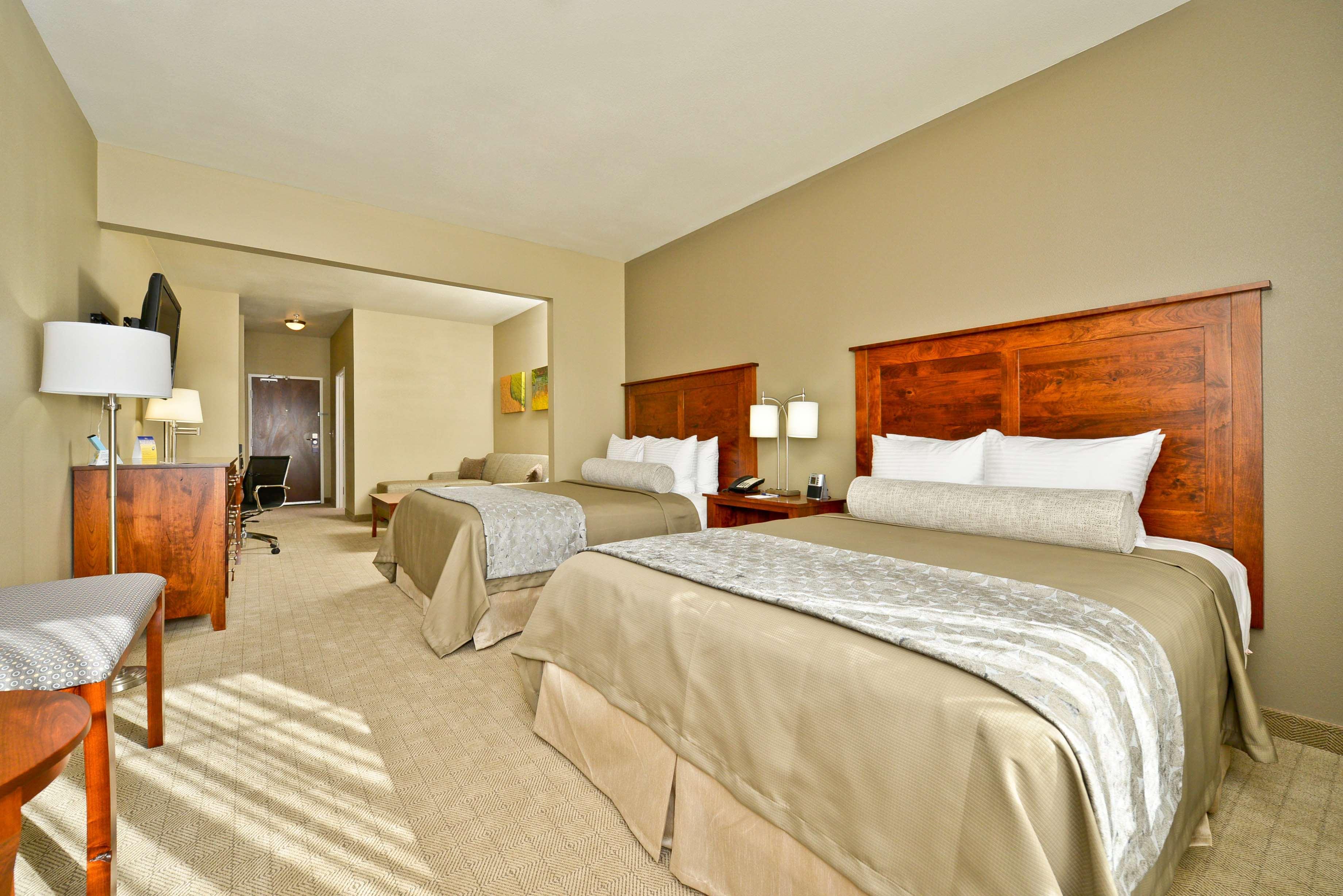 Best Western Plus Green Mill Village Hotel & Suites Arcola Экстерьер фото