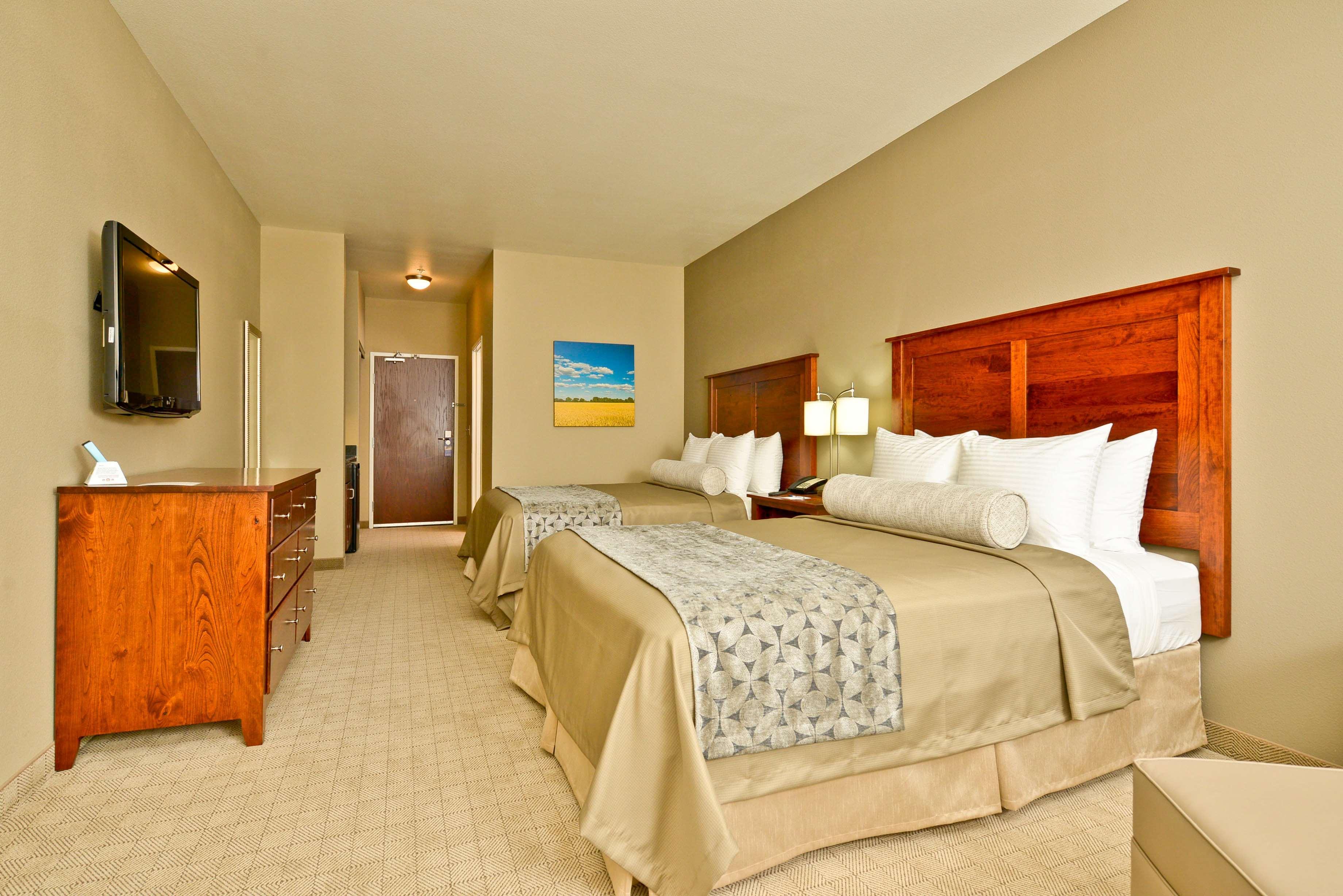 Best Western Plus Green Mill Village Hotel & Suites Arcola Экстерьер фото